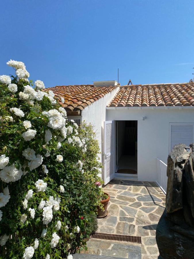 Vila Centric Townhouse With Sea View - Casa Marta Cadaqués Exteriér fotografie